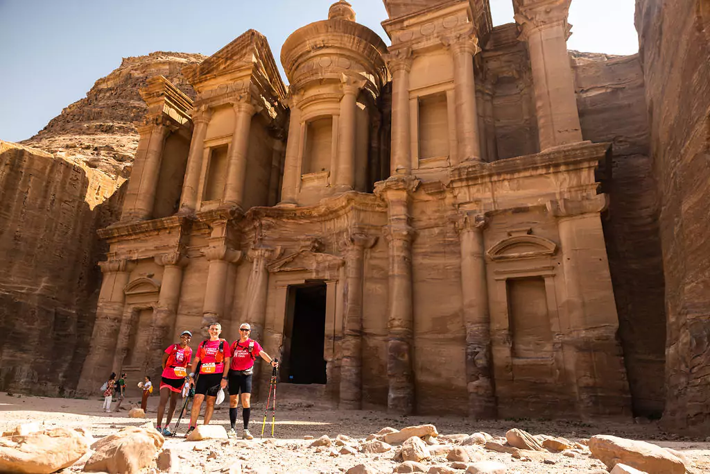 Circuits d'aventure en Jordanie, y compris des courses de marathon, des randonnées à vélo et des trekkings en Jordanie